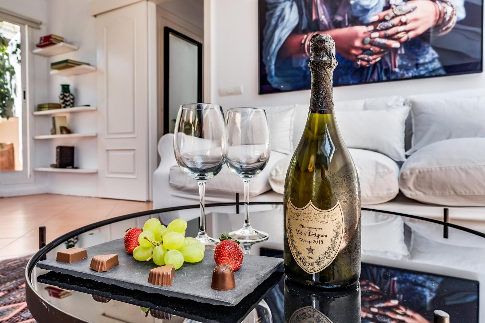 מארבלה Molo Luxury Suites Puerto Banus מראה חיצוני תמונה