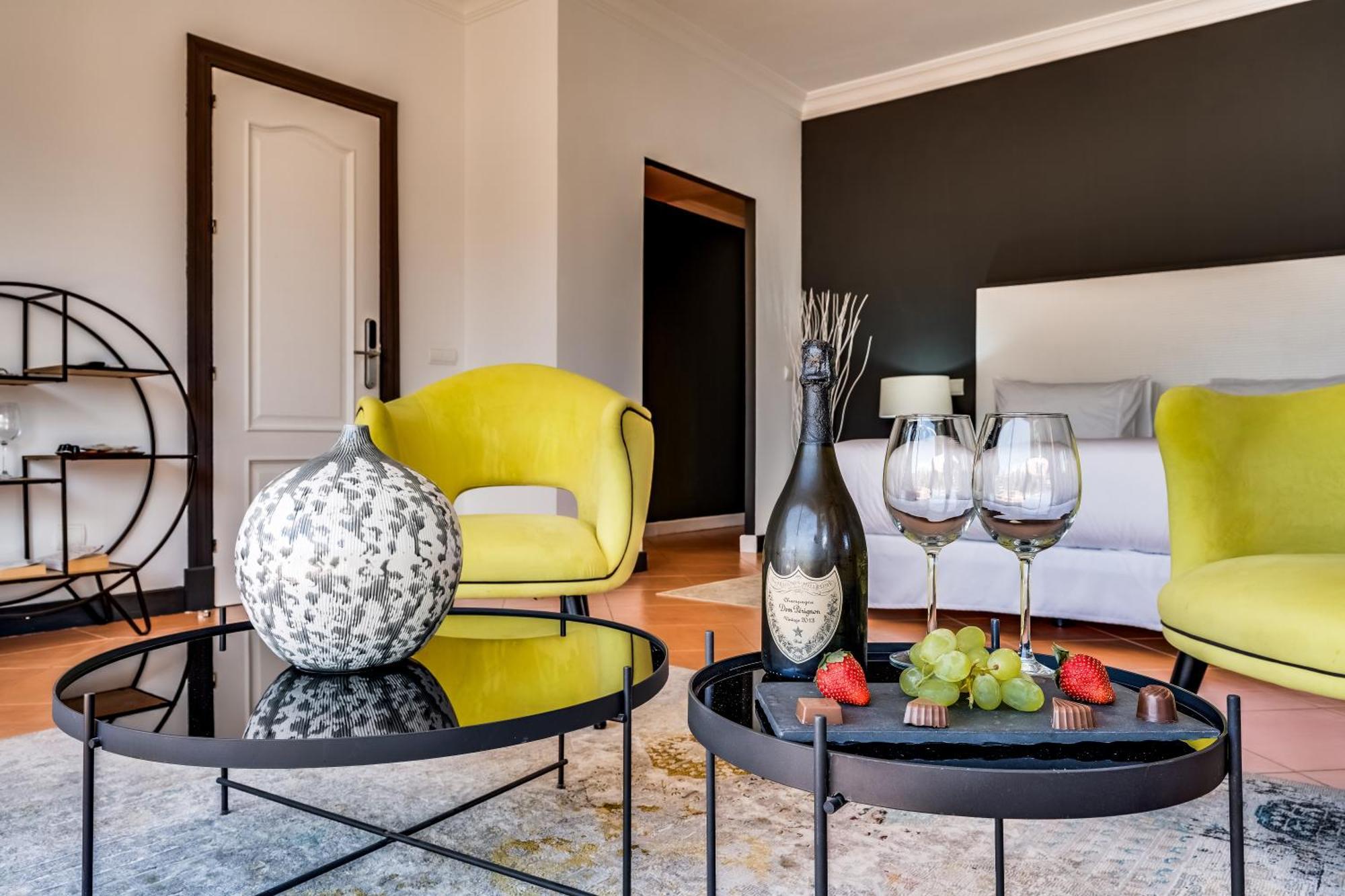 מארבלה Molo Luxury Suites Puerto Banus מראה חיצוני תמונה